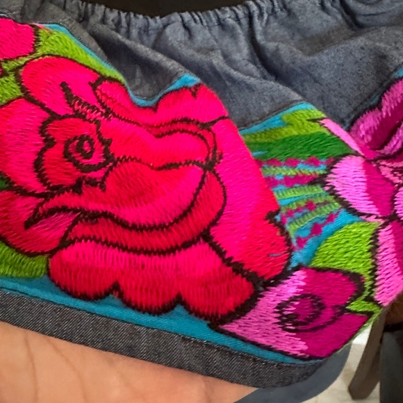 Women's Handmade Floral Embroidered Mexican Crop Top Blouse - Size Small/medium - Picture 4 of 10